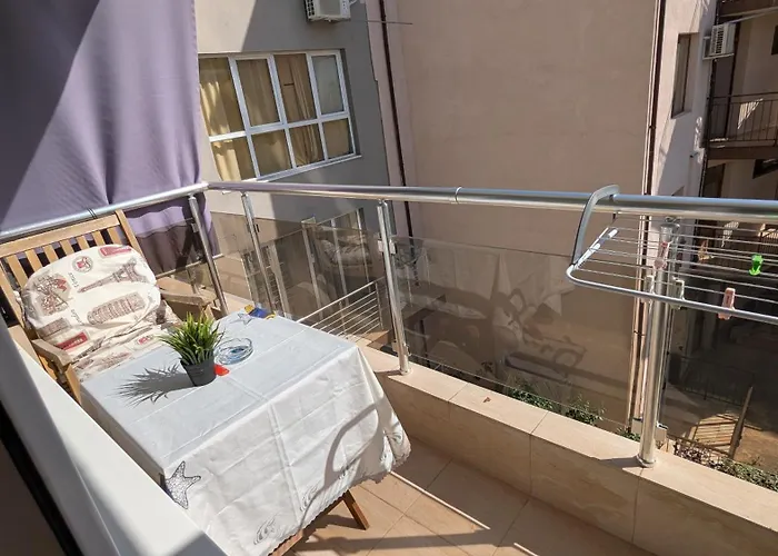 Riviera In By Flat Mаnager ラヴダ